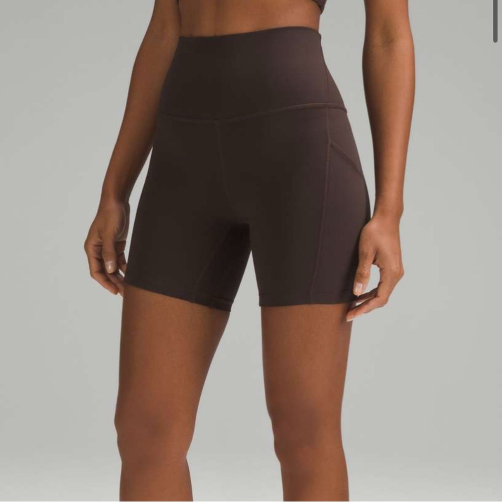 Lululemon Align High-Rise Short with Pockets 6"
Espresso